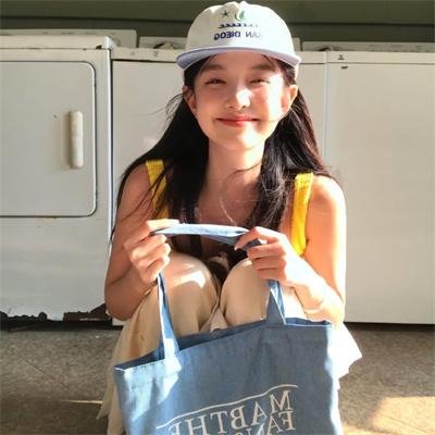 唇彩间谍